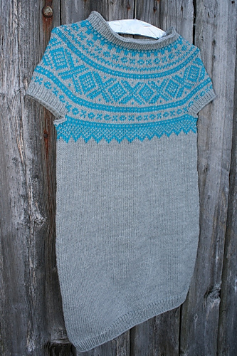 Marius tunika med rund sal - Elisabeth