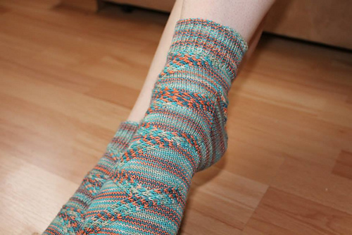 Ravelry: YpsiLon pattern by Ella Brandt