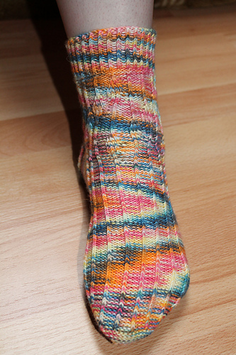 Ravelry: Leaves Lithe pattern by Ella Brandt