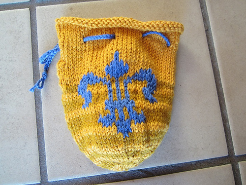 Fleur de Lis Pouch photo 3