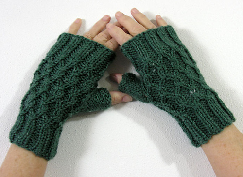 Twisted Chain Link Fingerless Gloves photo 1