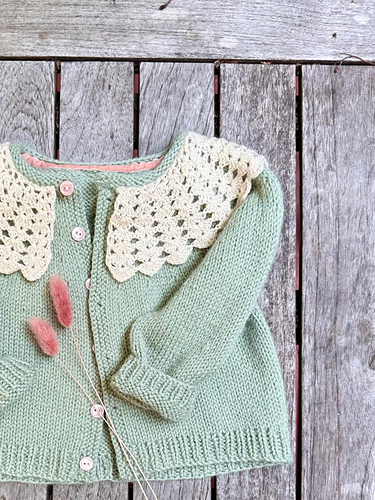 Rødnåle Genser - Claudia Quintanilla - EweKnit Toronto