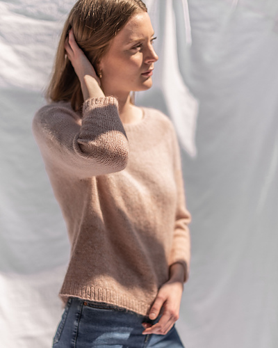 Velvet Genser - Claudia Quintanilla - EweKnit Toronto