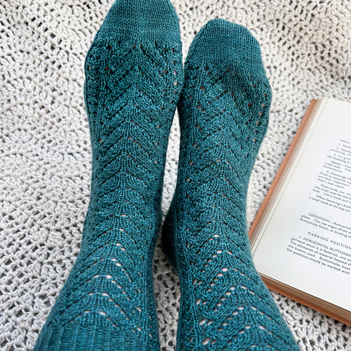 Ravelry: St. Nectan's Glen pattern by Faye Perriam-Reed