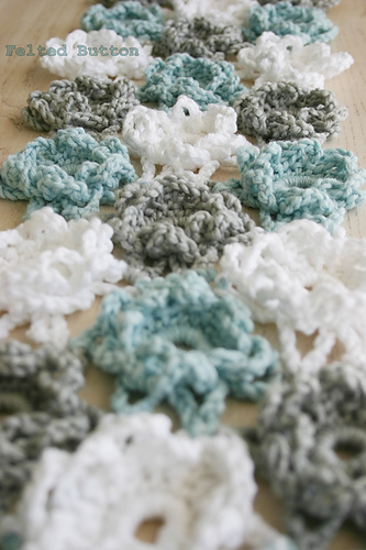 Loopsy Daisy Coverlet & Wrap photo 3