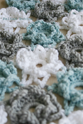 Loopsy Daisy Coverlet & Wrap photo 4