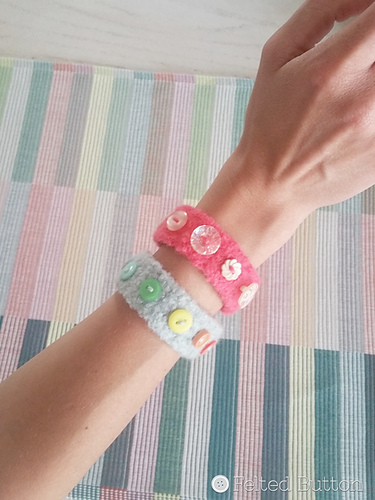Felted Button Bracelet photo 1