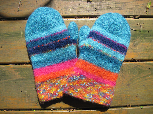Scrappy Felted Oven Mitts - FeltingEverything