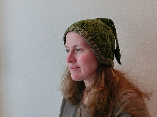 Bellflower elf hat photo 2