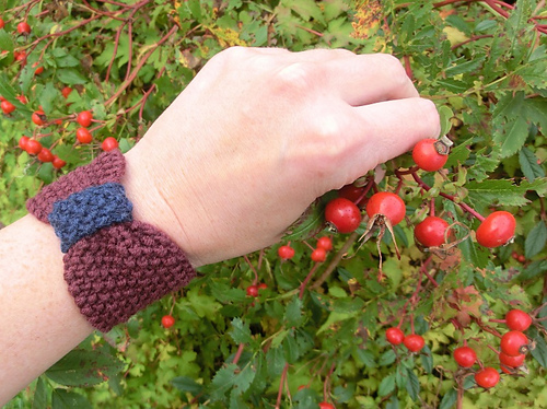 Dolores - Cup Cosy, Bracelet or Headband photo 2