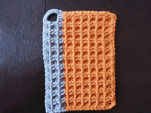 waffled potholder with vertical bar