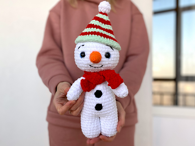 christmas stuffed snowman