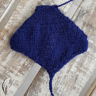 Knitted manta ray top body piece