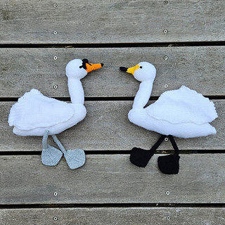 Knitted swan patterns
