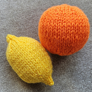 Knitted orange and knitted lemon