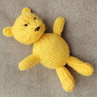 Knitted Classic Winnie the Pooh