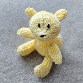 Plain Knitted Classic Pooh Toy