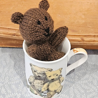 Knitted teddy bear gift idea