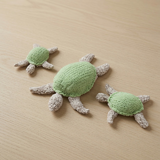 Knitted turtle seaside knitting