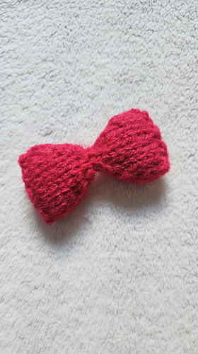 Easy small knitted bow