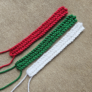 Knitted Paper Chain Small Pieces