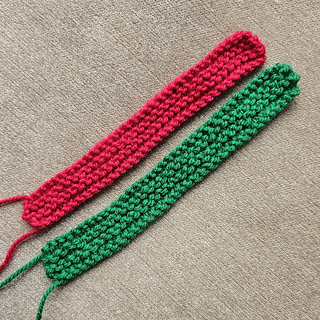 Knitted Paper Chain Medium Pieces