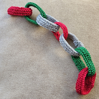 Medium Knitted Paper Chain