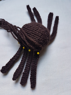 Sewing knitted spider legs