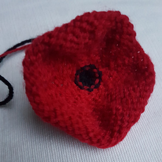 Shape your knitted Poppy