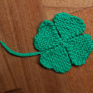 Four-leaf clover knitted gift
