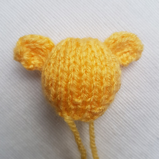 Knitted pudsey bear head