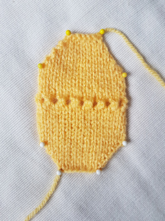 Knitted Daffodil Trumpet Piece