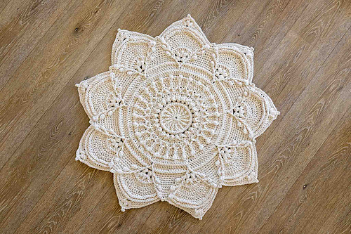 Ravelry: Flora Floor Rug pattern by Periwinkle Crochet
