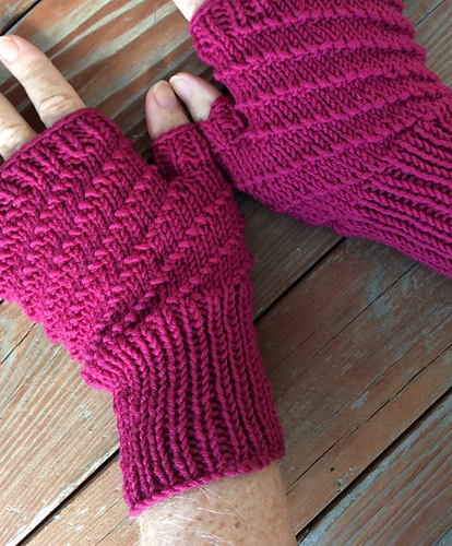 Spiral Fingerless Mittens photo 2
