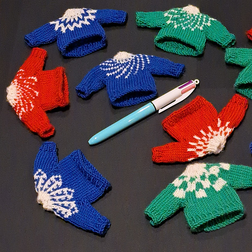 FroggyBug Mini Xmas jumpers photo 1