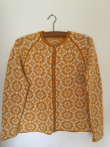 376-13 Kongsemne Genser - byFrumorgenfrue