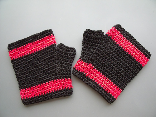 Fingerless Gloves in single crochet photo 2