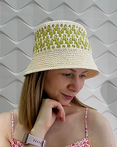 Two Color Zigzag Raffia Bucket Hat