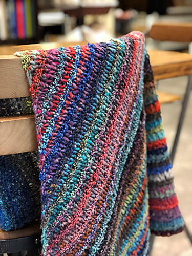 Bachi Ball Sjal - Sharyn Anhalt