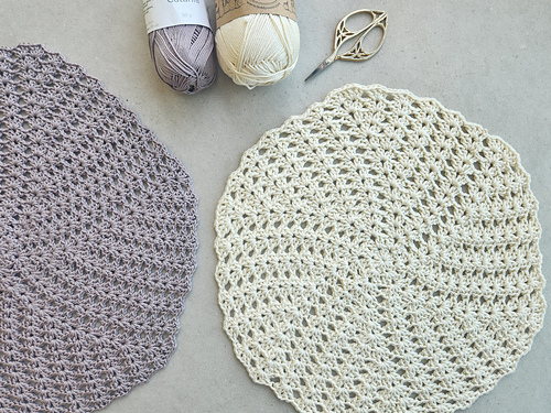 Iris Doily photo 4