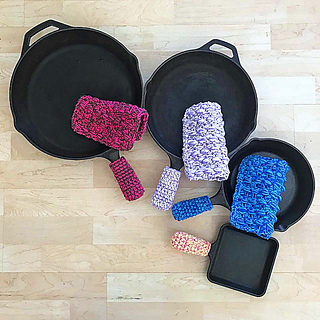 Ravelry: Cast Iron Pot Holders pattern by Lisa M Fox