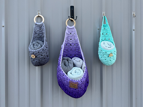 Ravelry: Sweet Stripes Hanging Baskets pattern by Lisa M Fox