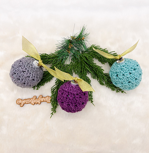 Ravelry: Hopscotch Bauble pattern by Lisa M Fox