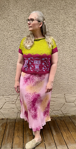 Model is 5'6" (170.5 cm)
 4.5" (11 cm) of positive ease