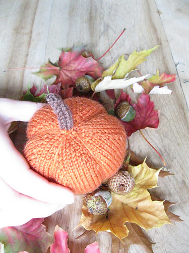 Mini Knitted Pumpkin photo 4