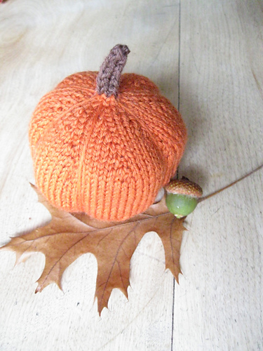 Mini Knitted Pumpkin photo 1