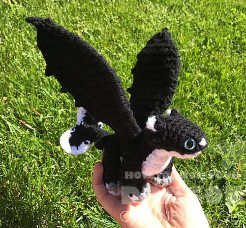 Nattlys Baby Drager - Cortney Nicole