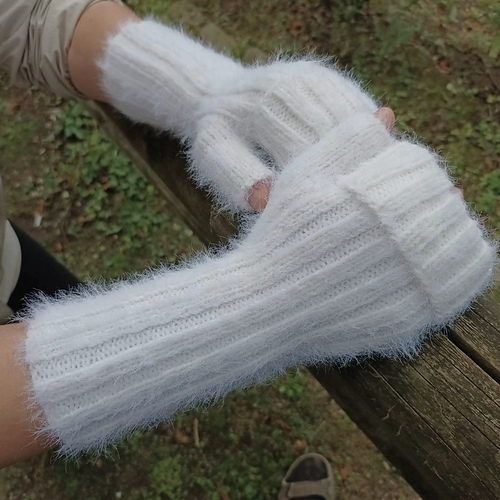 Long Ribbed Mitts