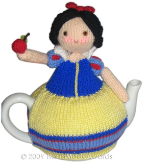 Ravelry: Lady Snow Tea Cosy pattern by Loly Fuertes
