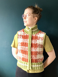 Sara is wearing size 1, shortened by 5 cm / 2".